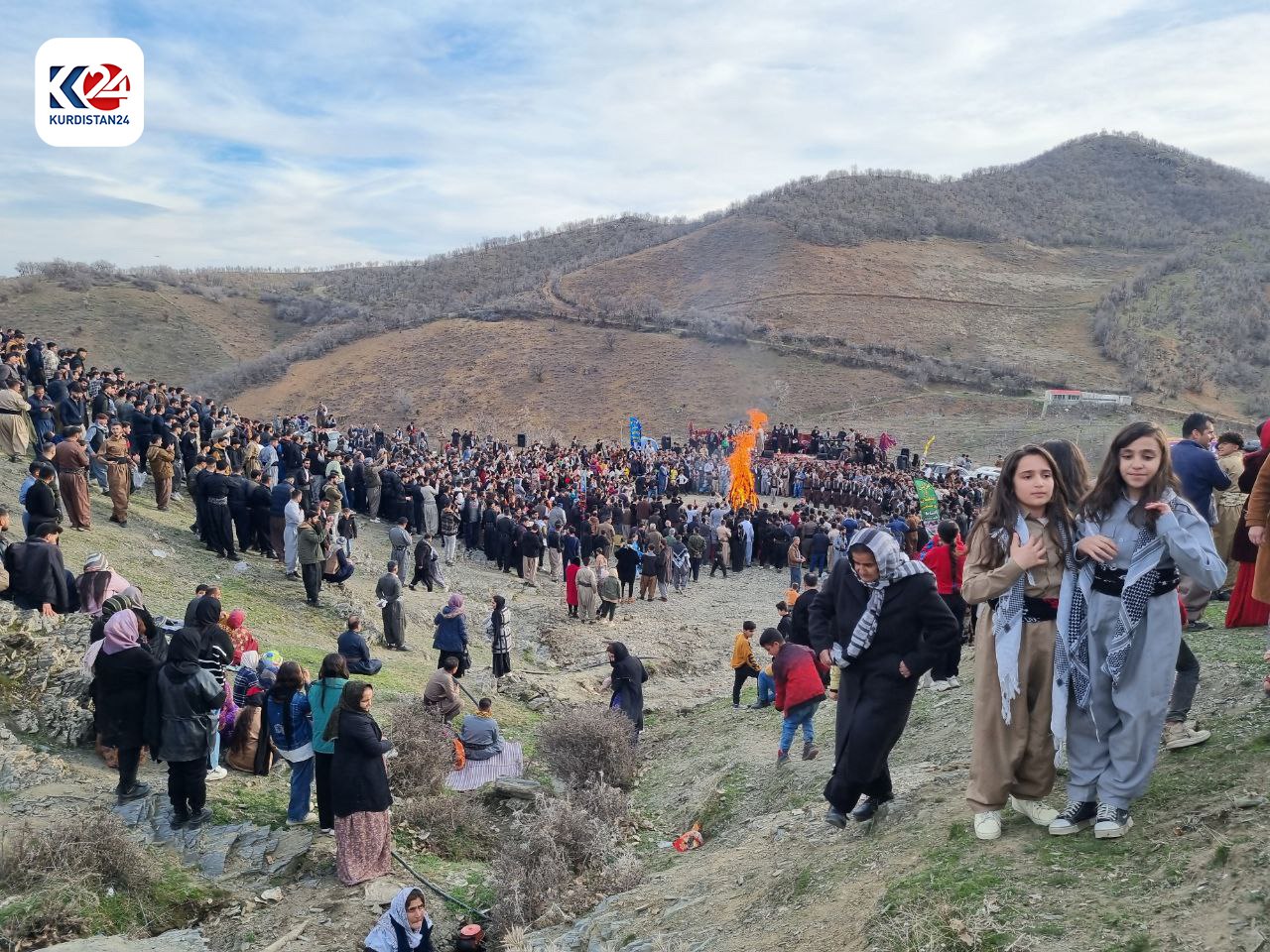 Cejna B&ecirc;lindaney&ecirc; li gund&ecirc; Helw&ecirc; y&ecirc; gir&ecirc;day&icirc; bajar&ecirc; Serdeşt&ecirc; li devera Mukriyan